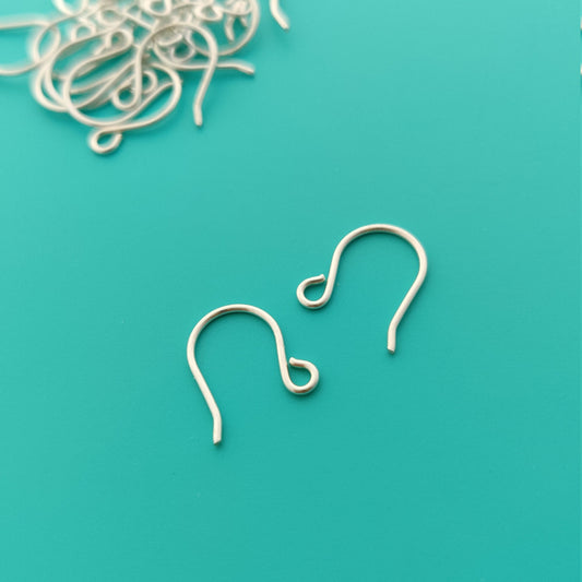 50 pcs (25 pairs) 10mm mini fish hook sheperd earwires (ESS114)